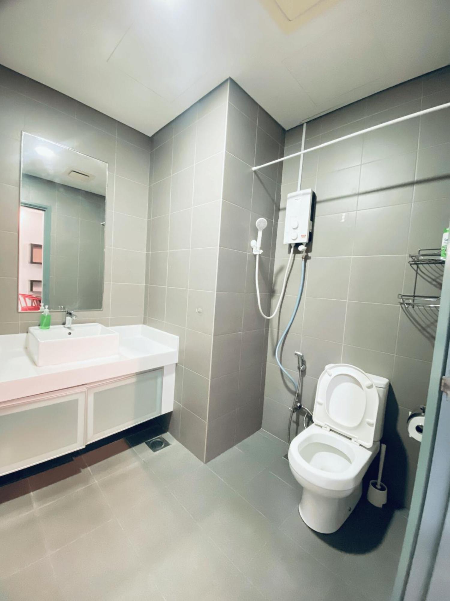 Mercu Summer Suites Klcc By Grihoz Kuala Lumpur Habitación foto
